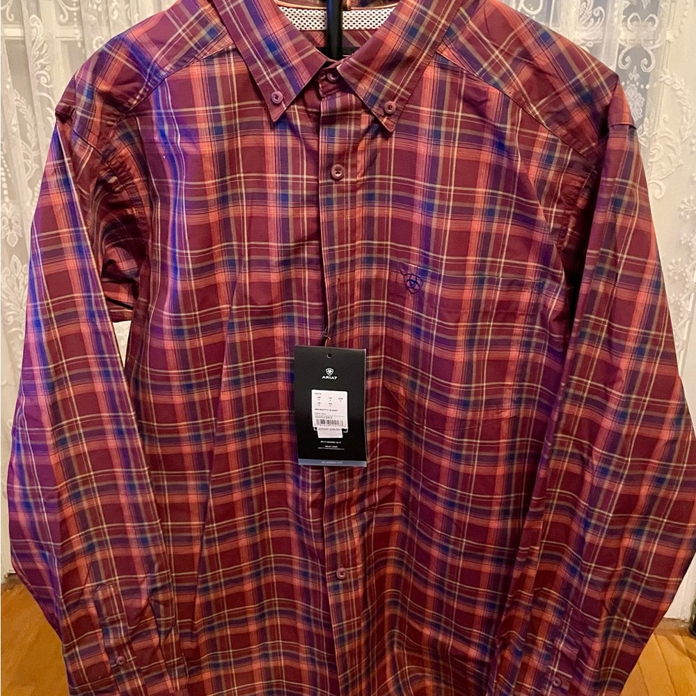 Ariat Men's Burgundy w/Blue Highlights Plaid Casual Button Down Shirt. NWT